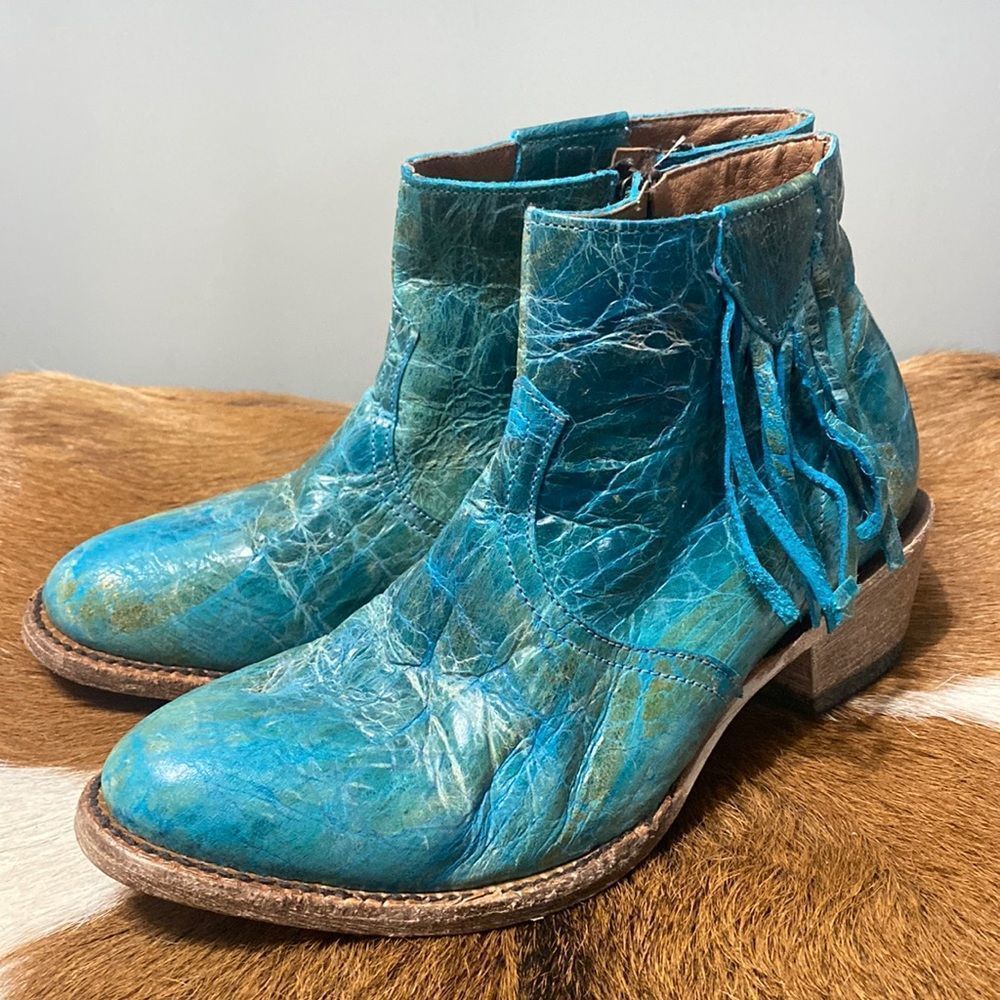 Ferrini womens ankle booties size 7.5 very nice and great color!